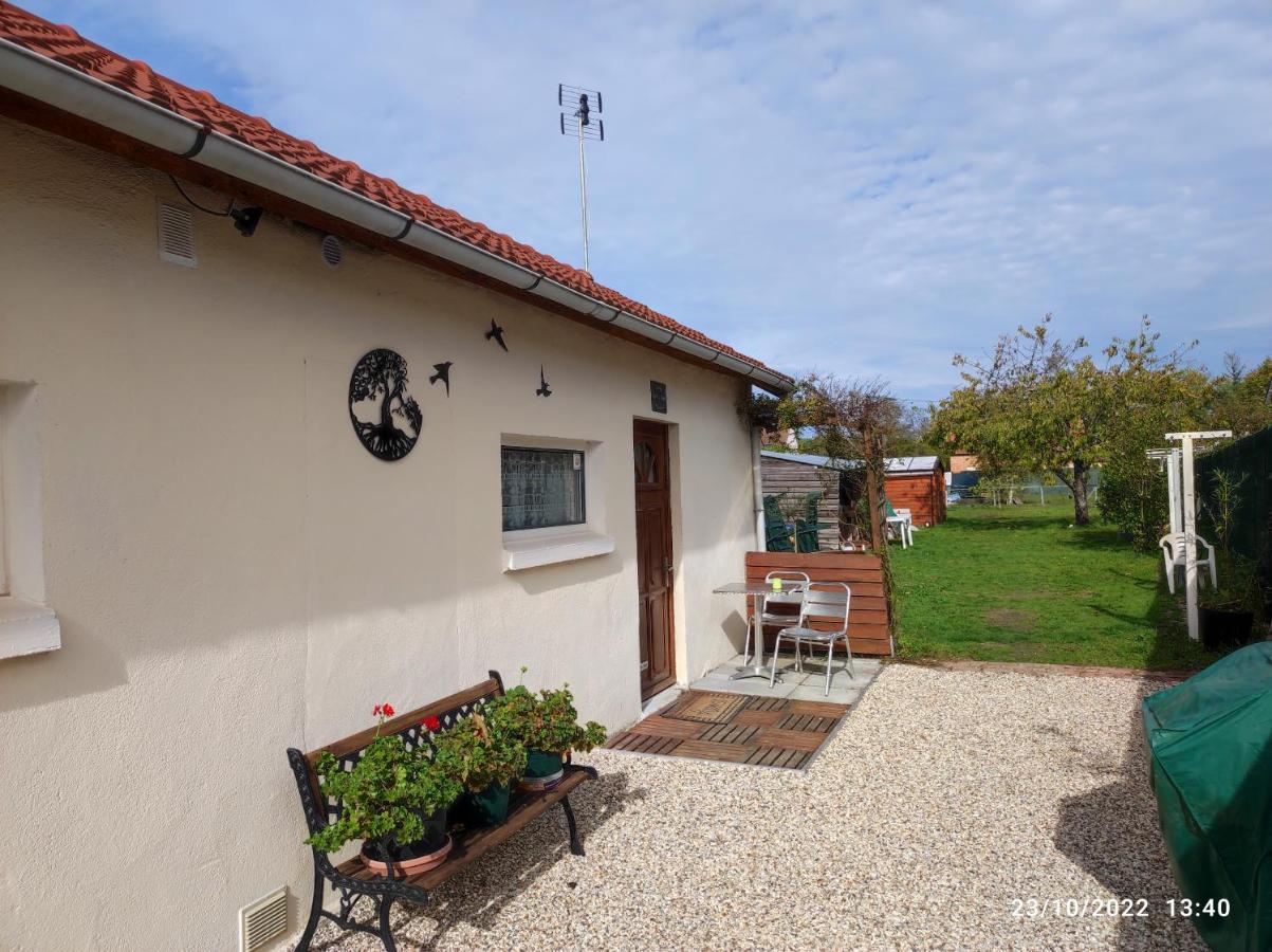 Gasthaus Tranquillite & Independance Au Coeur De La Sologne Lamotte-Beuvron Exterior foto